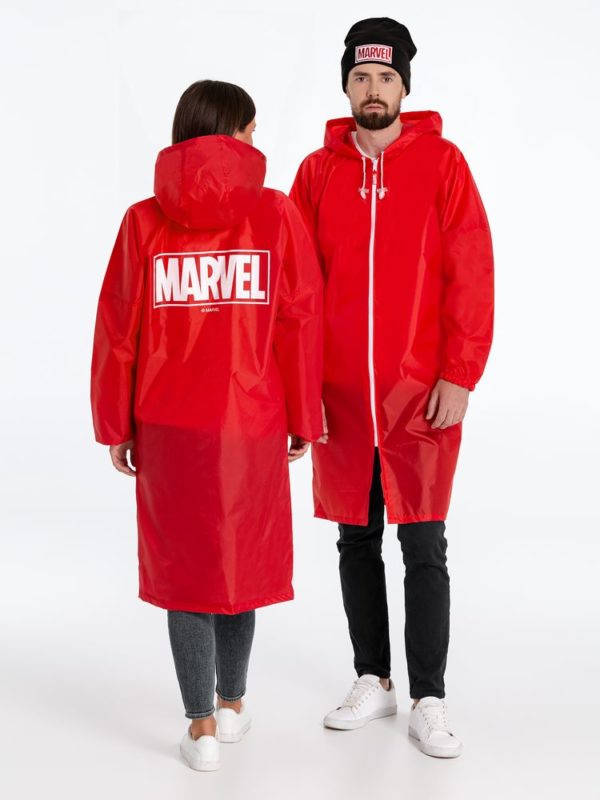 Шапка с вышивкой Marvel